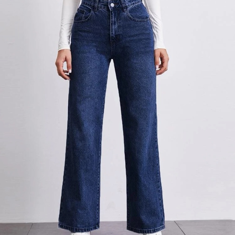 HIGH WAISTED STRAIGHT LEG JEANS